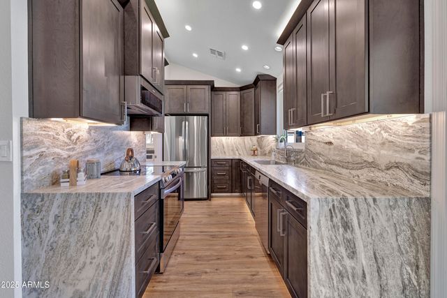 1362 E WICKIEUP Lane, Phoenix, AZ 85024