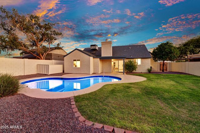 1362 E WICKIEUP Lane, Phoenix, AZ 85024