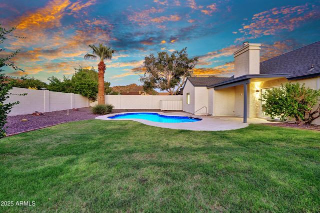 1362 E WICKIEUP Lane, Phoenix, AZ 85024