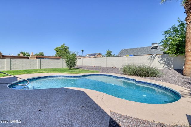 1362 E WICKIEUP Lane, Phoenix, AZ 85024