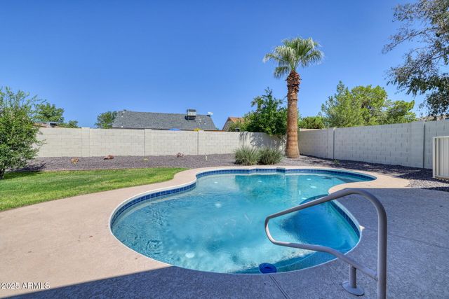 1362 E WICKIEUP Lane, Phoenix, AZ 85024