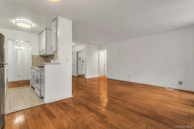 138-10 Franklin Avenue 9J, Flushing, NY 11355