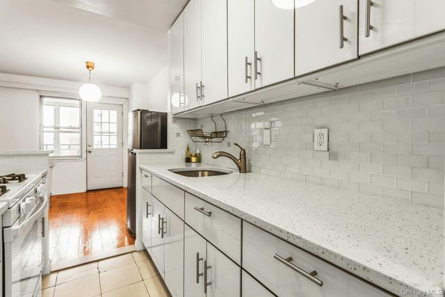 138-10 Franklin Avenue 9J, Flushing, NY 11355