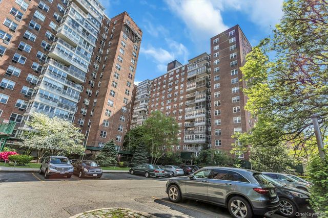 138-10 Franklin Avenue 9J, Flushing, NY 11355