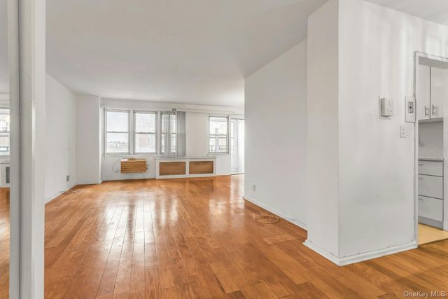 138-10 Franklin Avenue 9J, Flushing, NY 11355