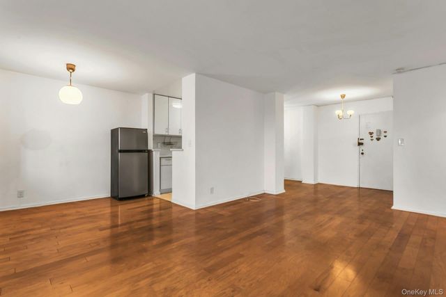 138-10 Franklin Avenue 9J, Flushing, NY 11355