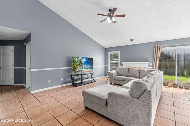 8459 COUNTRY BEND Circle E, Jacksonville, FL 32244