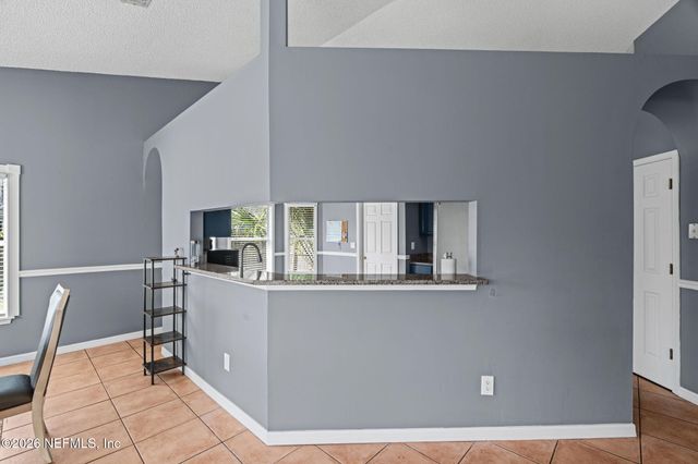 8459 COUNTRY BEND Circle E, Jacksonville, FL 32244