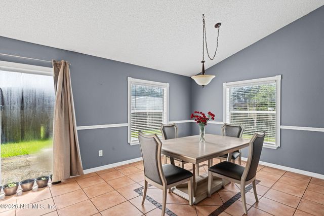 8459 COUNTRY BEND Circle E, Jacksonville, FL 32244