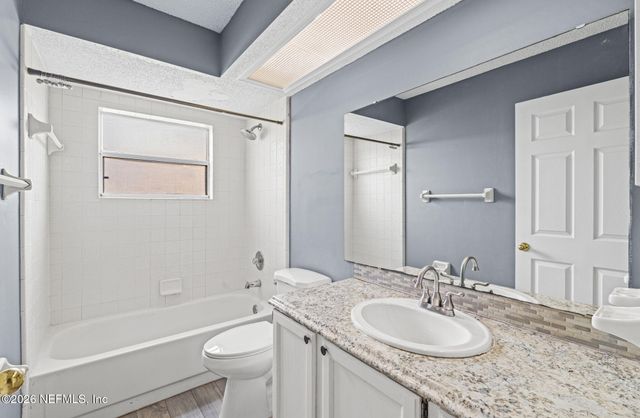 8459 COUNTRY BEND Circle E, Jacksonville, FL 32244