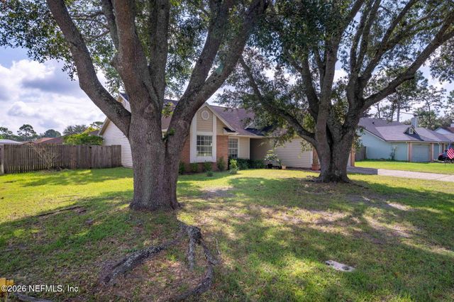 8459 COUNTRY BEND Circle E, Jacksonville, FL 32244