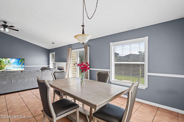 8459 COUNTRY BEND Circle E, Jacksonville, FL 32244