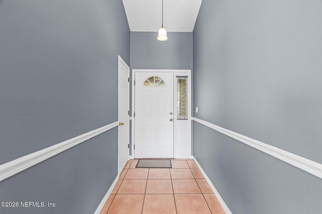 8459 COUNTRY BEND Circle E, Jacksonville, FL 32244