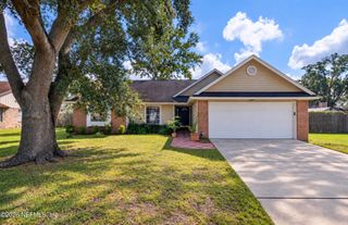 8459 COUNTRY BEND Circle E, Jacksonville, FL 32244