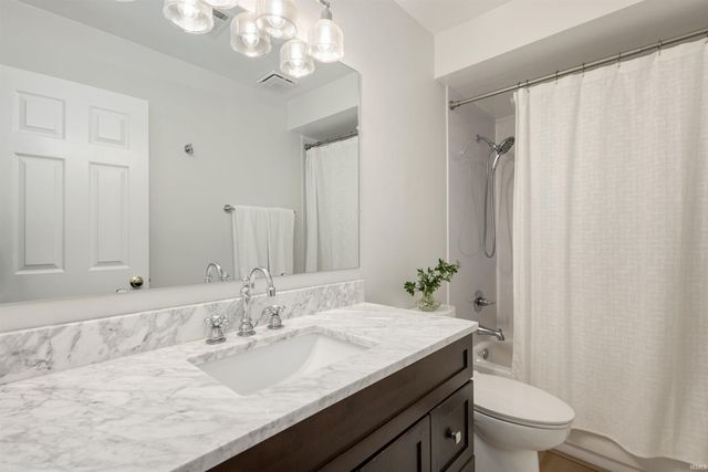1818 Eagle Point Court, South Bend, IN 46628