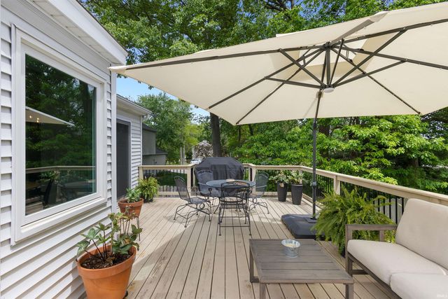 1818 Eagle Point Court, South Bend, IN 46628