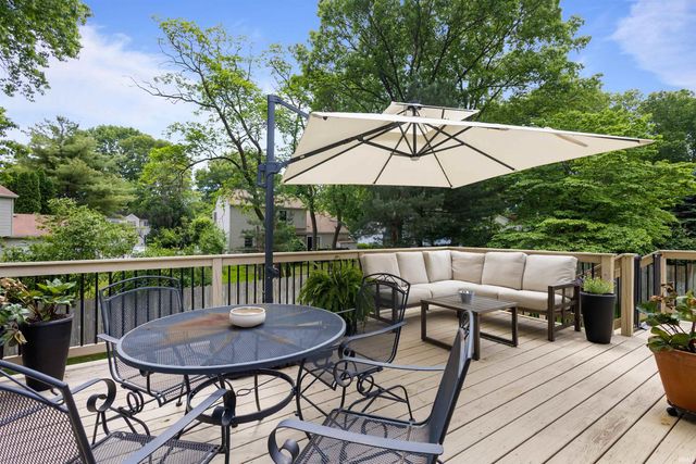 1818 Eagle Point Court, South Bend, IN 46628