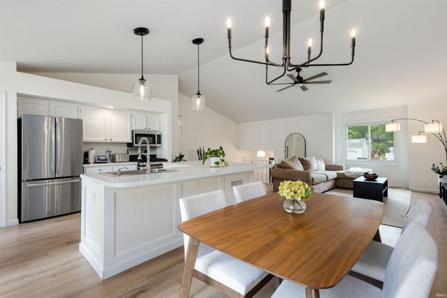 1818 Eagle Point Court, South Bend, IN 46628