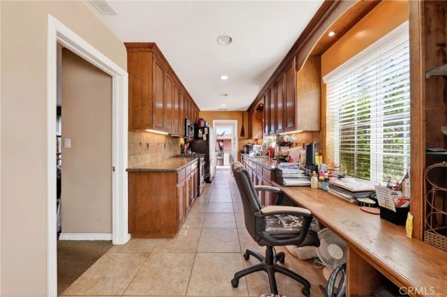 951 W Kendall, Corona, CA 92882