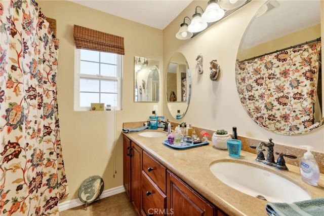 951 W Kendall, Corona, CA 92882