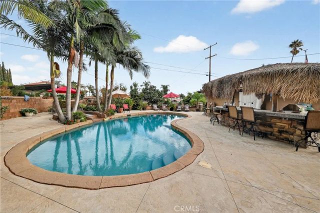 951 W Kendall, Corona, CA 92882