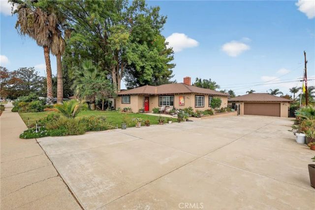 951 W Kendall, Corona, CA 92882