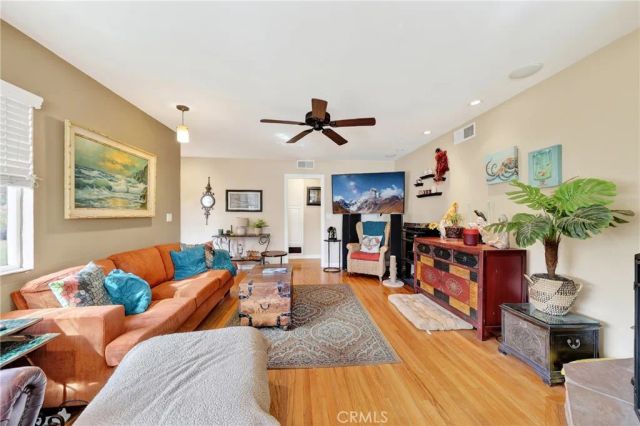 951 W Kendall, Corona, CA 92882