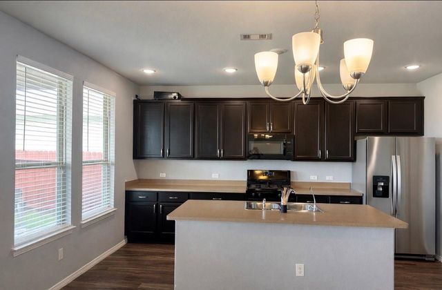 9923 Swindale Ridge Ln, Houston, TX 77044