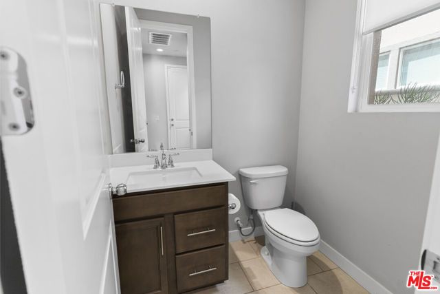 551 Daniel Freeman Circle, Inglewood, CA 90301