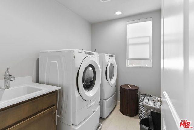 551 Daniel Freeman Circle, Inglewood, CA 90301