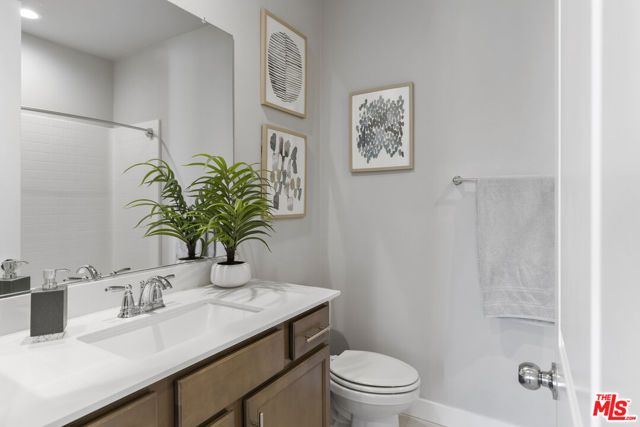 551 Daniel Freeman Circle, Inglewood, CA 90301