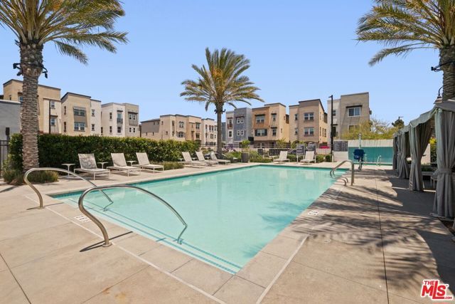 551 Daniel Freeman Circle, Inglewood, CA 90301