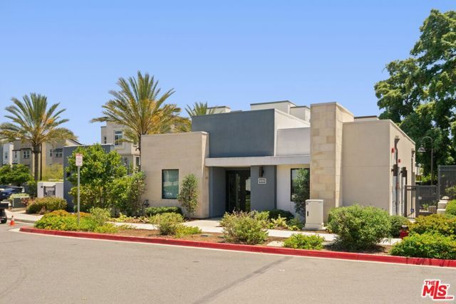 551 Daniel Freeman Circle, Inglewood, CA 90301