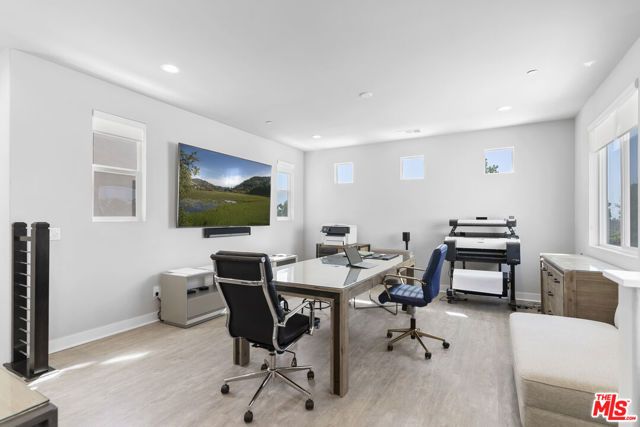 551 Daniel Freeman Circle, Inglewood, CA 90301