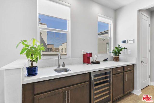 551 Daniel Freeman Circle, Inglewood, CA 90301