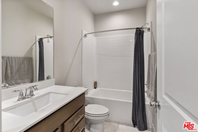 551 Daniel Freeman Circle, Inglewood, CA 90301