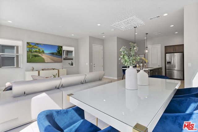 551 Daniel Freeman Circle, Inglewood, CA 90301