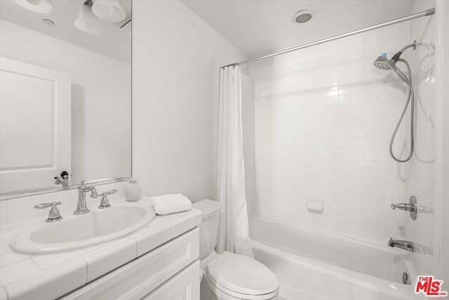 218 Santa Barbara Street D, Santa Barbara, CA 93101