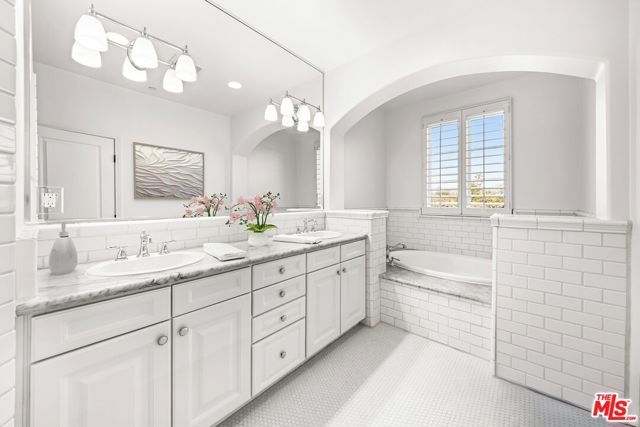 218 Santa Barbara Street D, Santa Barbara, CA 93101