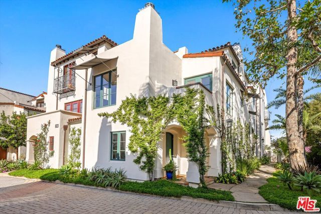 218 Santa Barbara Street D, Santa Barbara, CA 93101