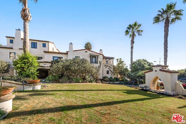 218 Santa Barbara Street D, Santa Barbara, CA 93101