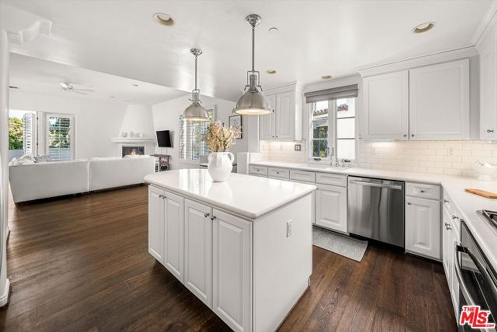 218 Santa Barbara Street D, Santa Barbara, CA 93101