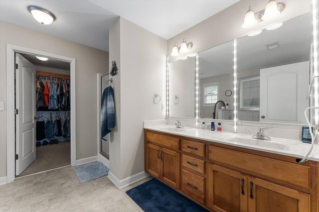 1823 Patricia Dr, Clarksville, TN 37040