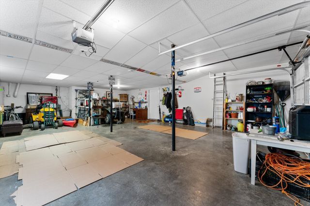 1823 Patricia Dr, Clarksville, TN 37040