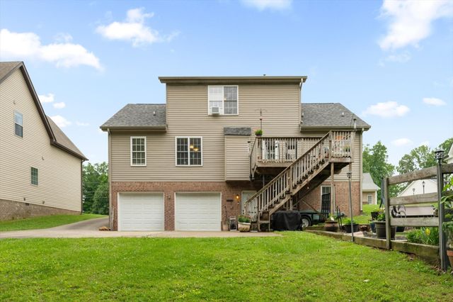 1823 Patricia Dr, Clarksville, TN 37040