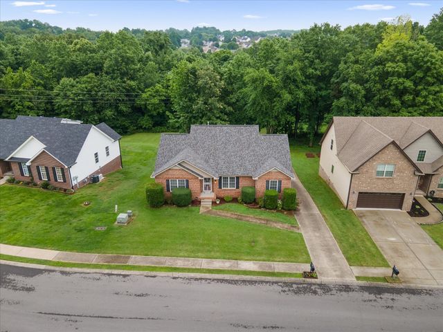 1823 Patricia Dr, Clarksville, TN 37040