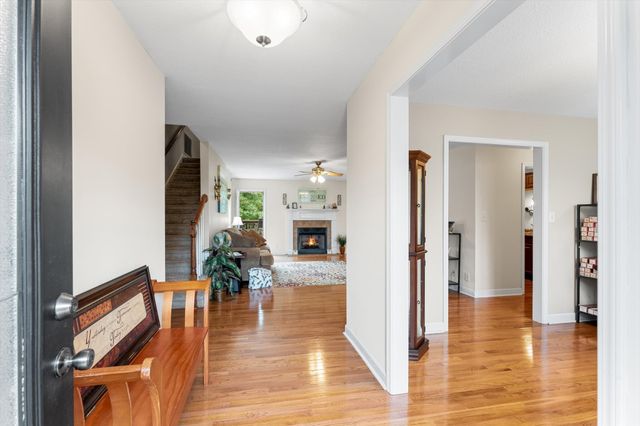 1823 Patricia Dr, Clarksville, TN 37040