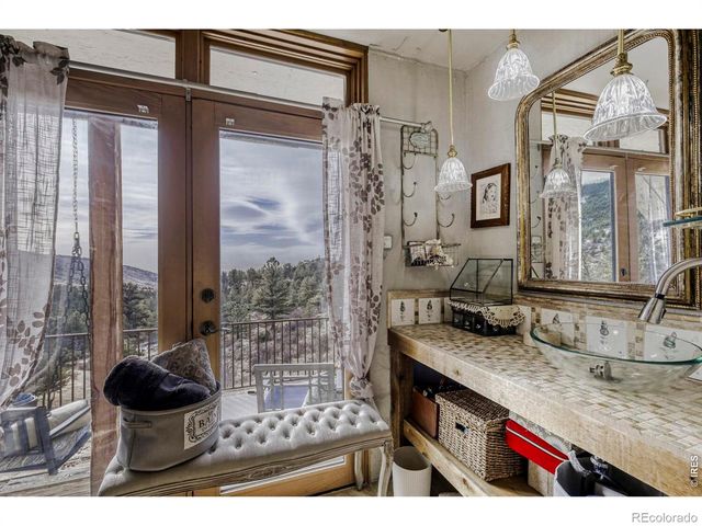 1042 Steamboat Valley Road, Lyons, CO 80540