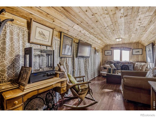 1042 Steamboat Valley Road, Lyons, CO 80540
