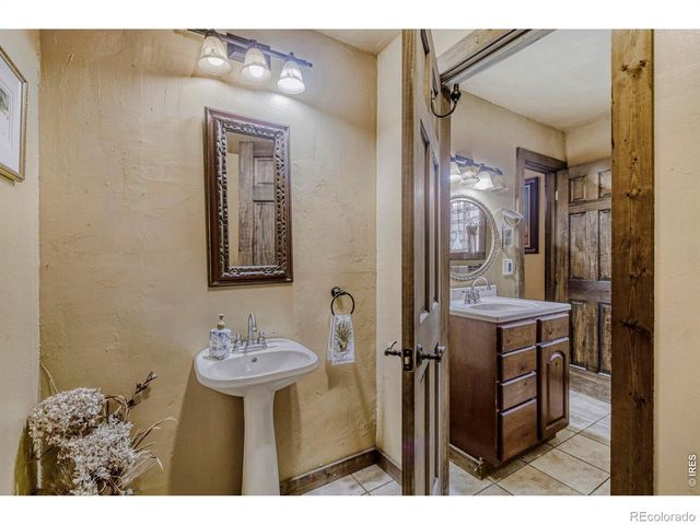 1042 Steamboat Valley Road, Lyons, CO 80540